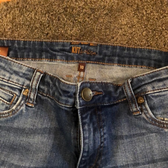Like new distressed Kut from the Kluth size 10 - Picture 2 of 5